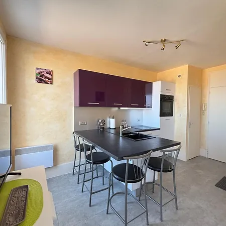 4 Pers Sur Remblai Face - Fr-1-197-634 *